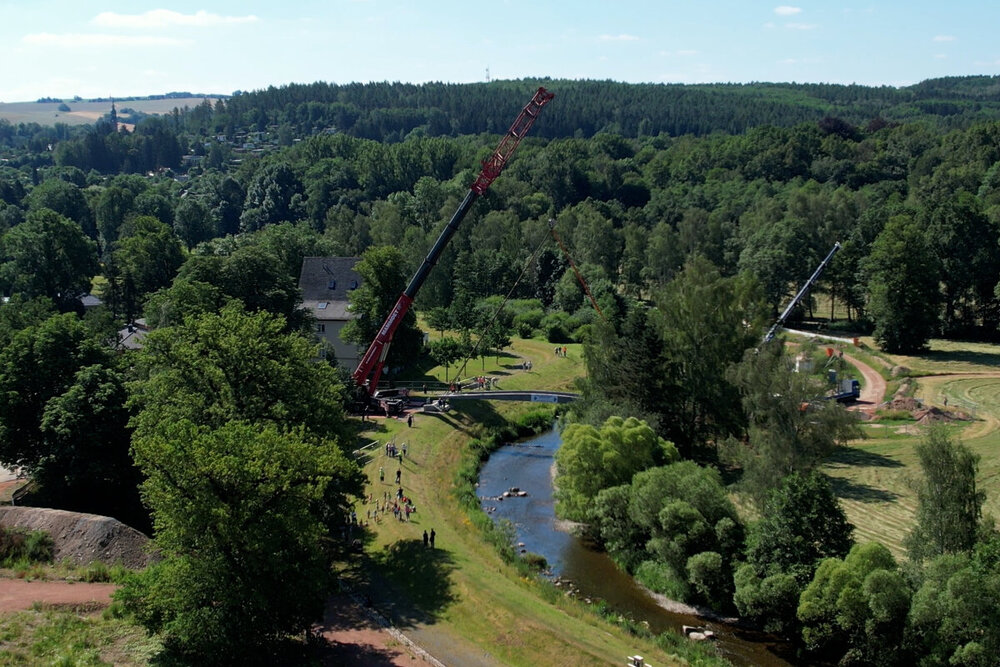 Die neue Brücke stellt wieder eine Verbindung zwischen dem südlichen Teil des Stadtparks und den Siedlungsstrukturen östlich der Chemnitzer her.