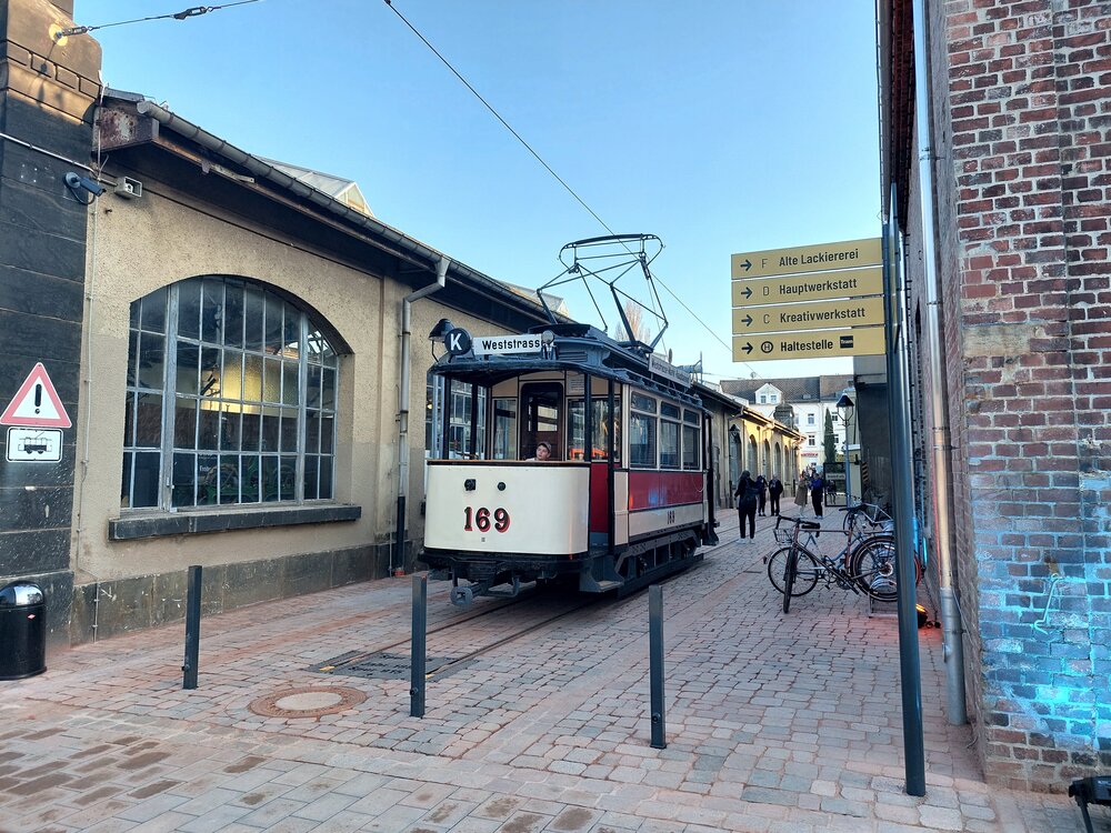 Garagen-Campus mit Straßenbahnmuseum an der Zwickauer Straße