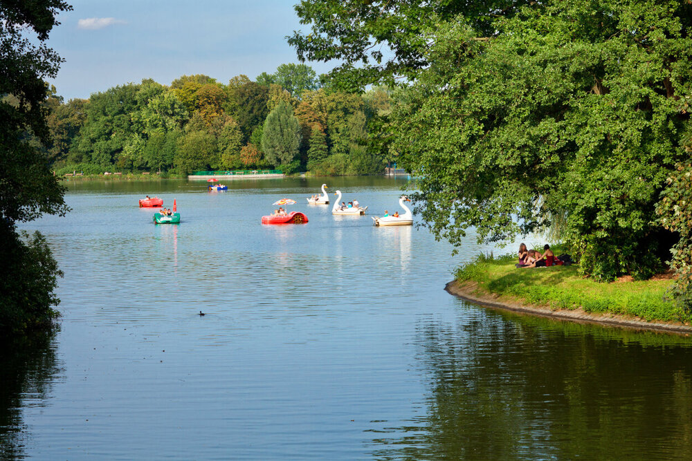 Sommerliches Flair am Schloßteich.