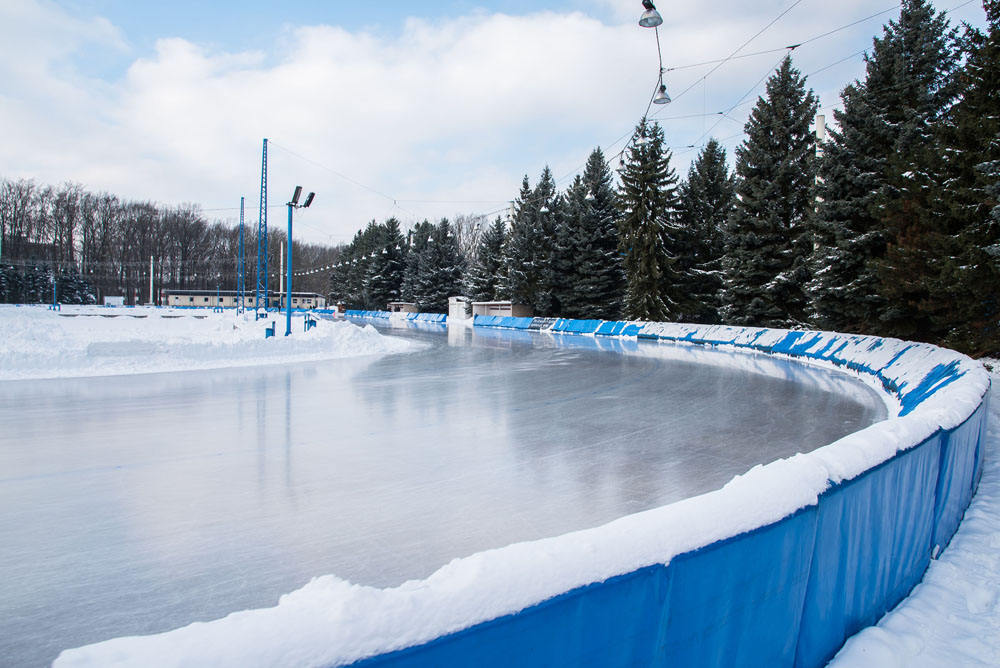 Eisschnelllaufbahn