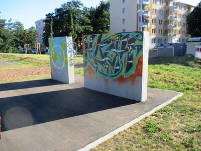 Graffiti-Übungswand am Spiel- und Bolzplatz Liddy-Ebersberger-Straße