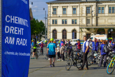 Kurz vor dem Start der #chemnitzdrehtamradtour.