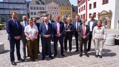 Die Mitglieder der IMAG vorm neuen Chemnitzer Marktbrunnen.