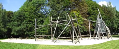 Spielplatz Stadtpark/Großer Teich, große Spielkombination mit Rutsche (Stadtteil Helbersdorf)