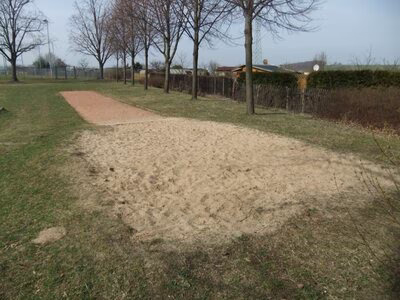 Spielplatz am Sportplatz Euba, Weitsprunggrube