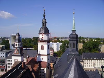 Hoher Turm des Alten Rathauses mit Besuchern