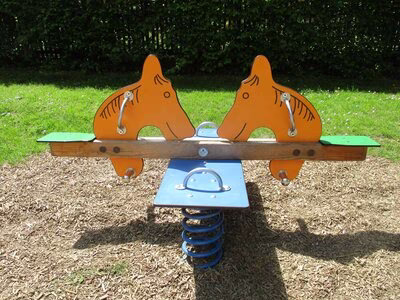 Spielplatz am Gemeindepark / Chemnitzer Straße, Federwippe