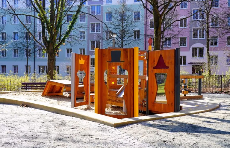 Spielplatz auf dem Gerhart-Hauptmann-Platz vollst&auml;ndig fertiggestellt