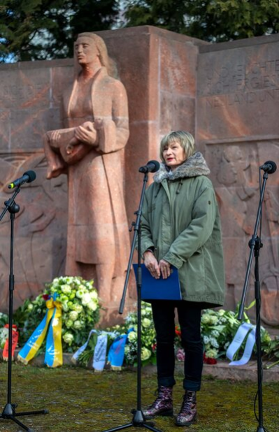 Oberbürgermeisterin Barbara Ludwig erinnerte an die schreckliche Bombennacht vor 75 Jahren und mahnte: Nie wieder Krieg!