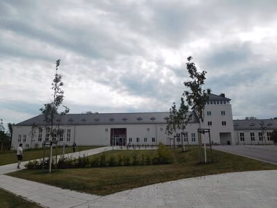 Grundschule Borna - Haupteingang - 2020