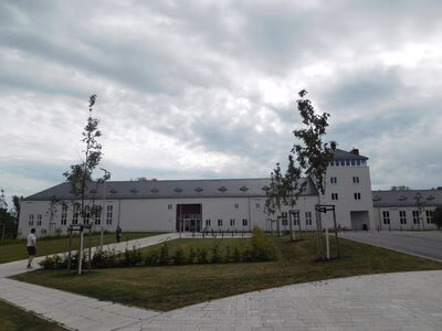 Grundschule Borna - Haupteingang - 2020