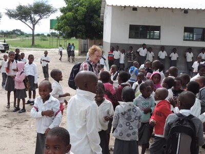Ingrid Poike zu Besuch in der Grundschule