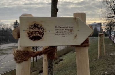 Hinweisschild zum Projekt "Auf den Weg gebracht"