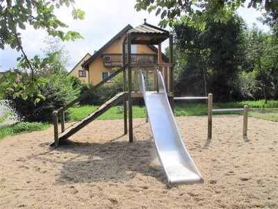 Spielplatz Karl-Seibt-Straße, Rutschenturm