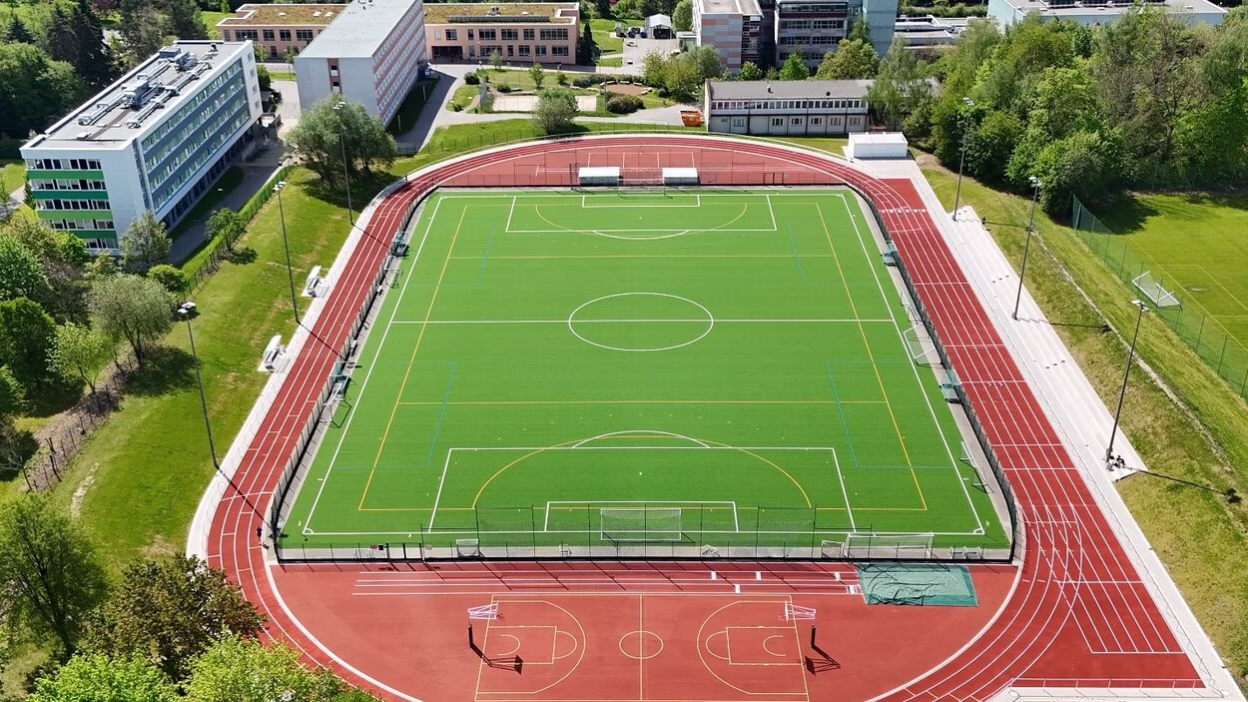 Am 30. Mai wurde die modernisierte Leichtathletik C-Anlage im Chemnitzer Sportforum feierlich eröffnet. Nach einem Jahr Bauzeit bietet die Anlage nun modernste Trainingsmöglichkeiten für Sportlerinnen und Sportler.