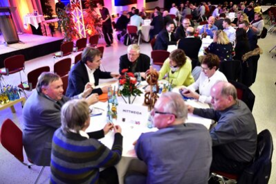 Die Stadt- und Gemeinderäte der Region diskutierten mit ihren (Ober)Bürgermeistern zur Unterstützung