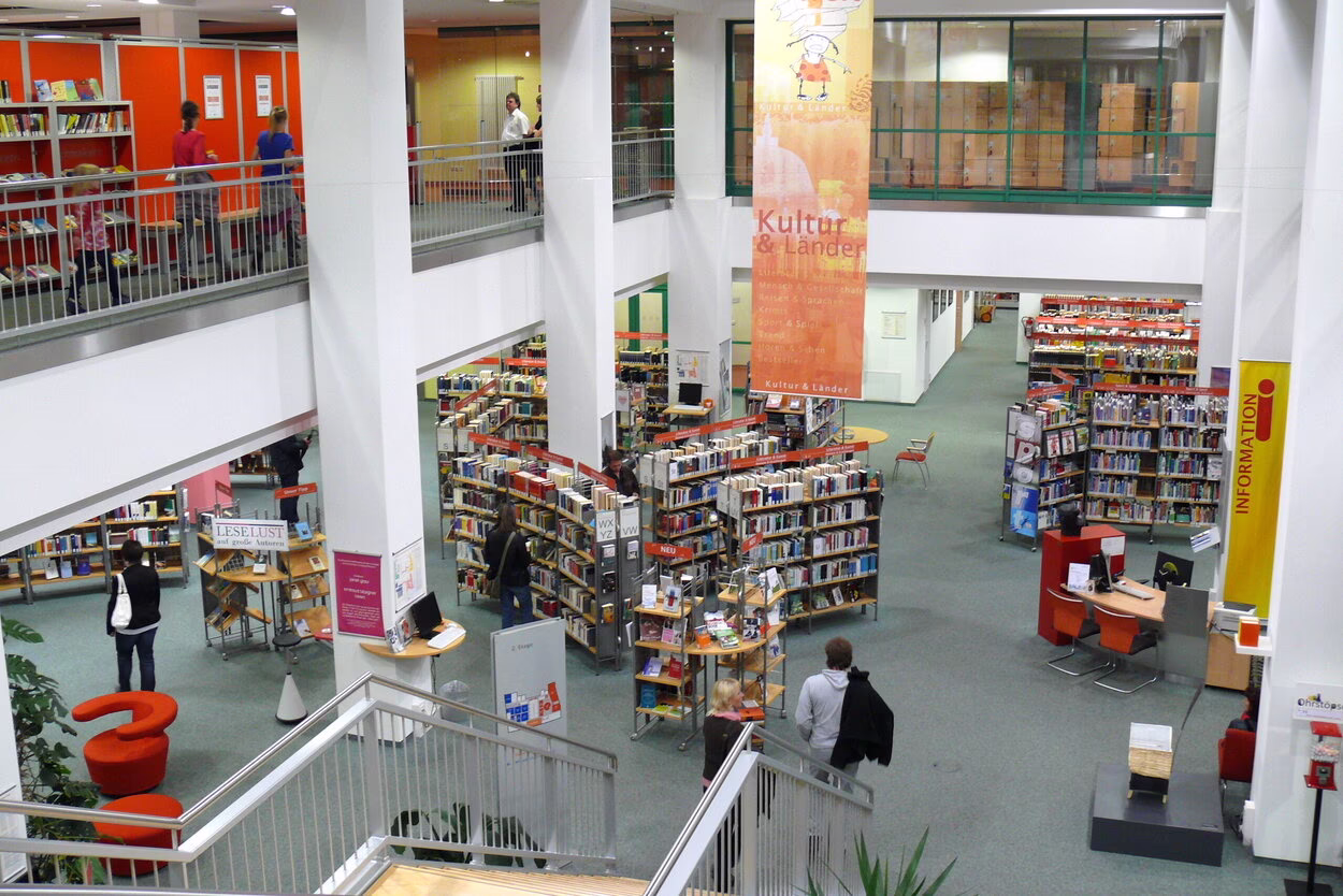Innenbereich der Stadtbibliothek Chemnitz