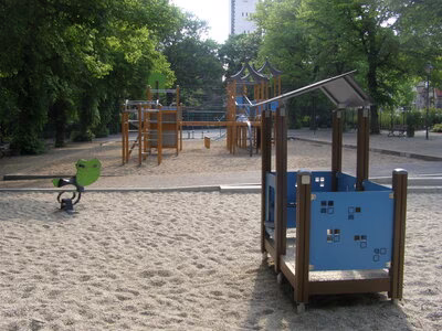 Spielplatz Andréplatz, Spielhaus