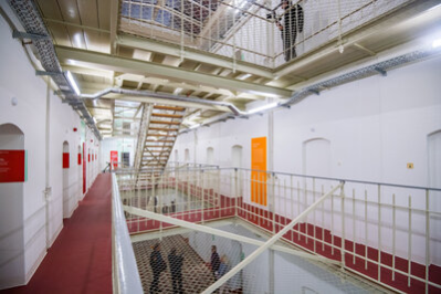 Blick in den Gefängnistrakt im ehemaligen Kaßberg-Gefängnis