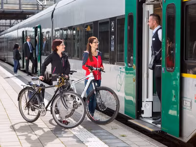 Das Fahrrad ist problemlos auf der Sachsen-Franken-Strecke mit an Bord.