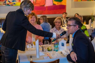 Auch Bürgermeister Ralph Burghart nahm am gemeinsamen Abendessen teil.
