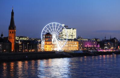 Düsseldorf, Skyline bei Nacht
