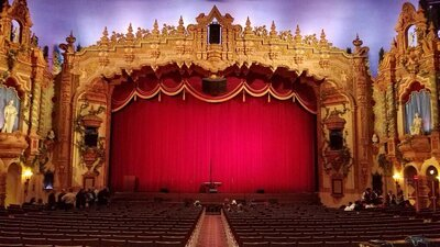 Akron, Theater