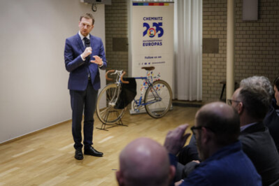 Sachsens Ministerpräsident Michael Kretschmer wirbt für die Kulturhauptstadt Europas Chemnitz 2025.