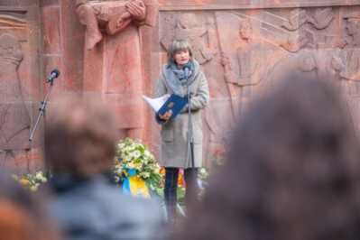 Kranzniederlegung und Gedenkveranstaltung am Mahnmal der Bombenopfer des 5. März auf dem Städtischen Friedhof in Chemnitz.
