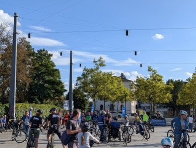 Kurz vor dem Beginn der #chemnitzdrehtamradtour.