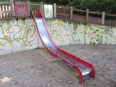 Spielplatz Park Schönau, Rutsche