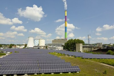 Solarenergie-Feld der Eins Energie