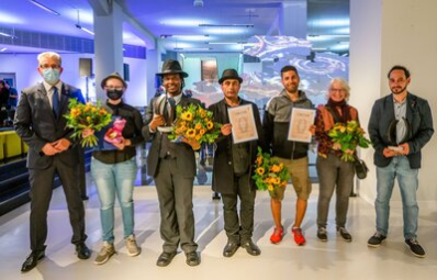 Die Preisträger des Chemnitzer Friedenspreises 2021. Die Verleihung wurde unter 3G-Regeln durchgeführt. Alle Teilnehmer:innen waren geimpft, genesen oder negativ getestet.