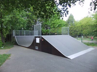 Skateboardanlage Chemnitzer Straße / neben Kindertagesstätte (Stadtteil: Markersdorf)