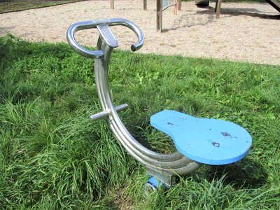 Spielplatz Karl-Seibt-Straße, Federwippe