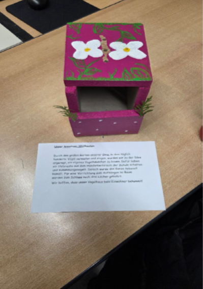 Die Schüler und Schülerinnen bauten Nistkästen.