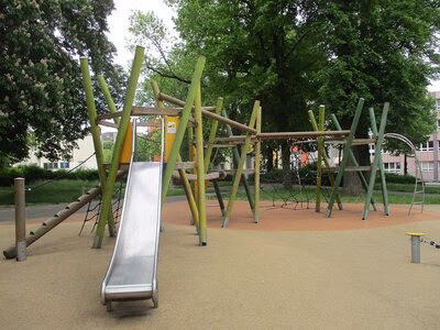 Spielplatz Luisenplatz, Rutsche