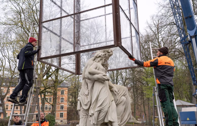 Schilling figures unveiled