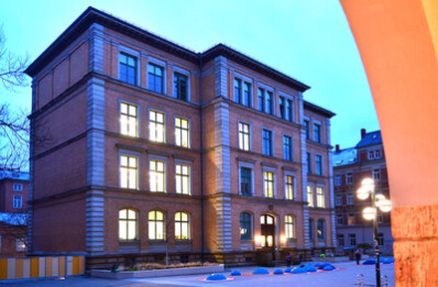 Die Rosa-Luxemburg-Grundschule auf dem Brühl.