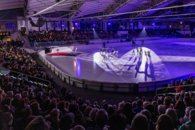 Unter Regie des Chemnitzer Eislauf-Clubs wurde den rund 3.800 Zuschauerinnen und Zuschauern eine würdevolle und abwechslungsreiche Show geboten.