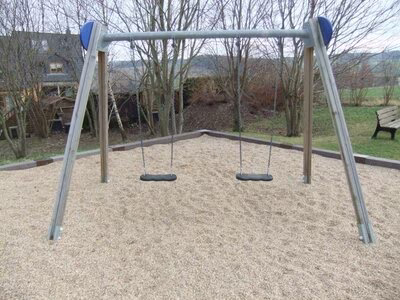 Spielplatz Otto-Thörner-Straße, Doppelschaukel