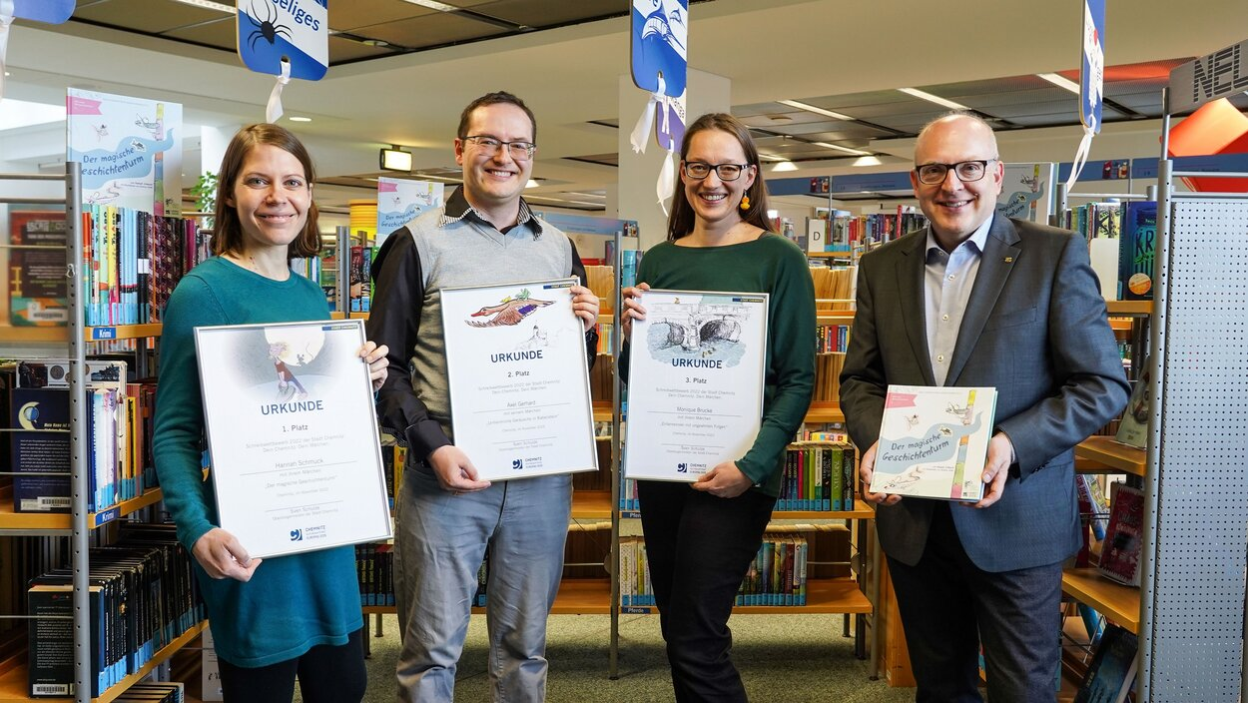 (von links) Hannah Schmuck, Axel Gerhard, Monique Brucke und Oberbürgermeister Sven Schulze