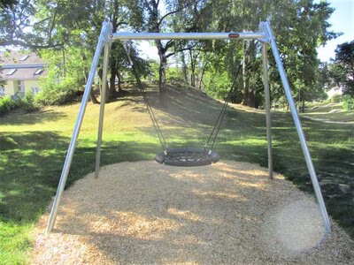 Spielplatz am Hexenberg, Nestschaukel