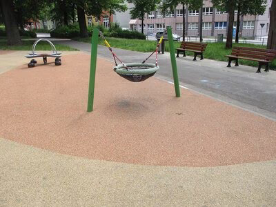 Spielplatz Luisenplatz, Nestschaukel