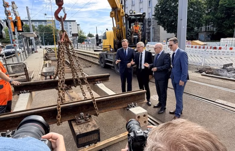 Feierlicher Baubeginn am Falkeplatz