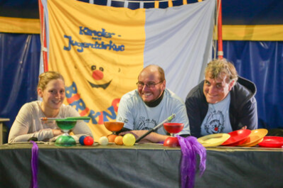 Das Team vom Zirkus Birikino