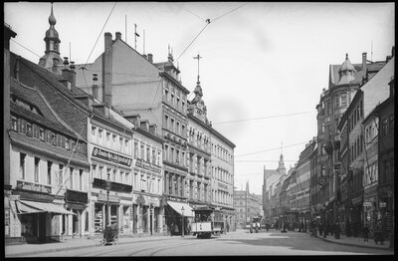Der Holzmarkt mit Straßenbahn um 1910.