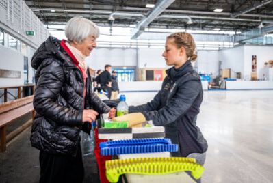 Monika Scheibe in der Trainingshalle des Chemnitzer Eislauf-Clubs.