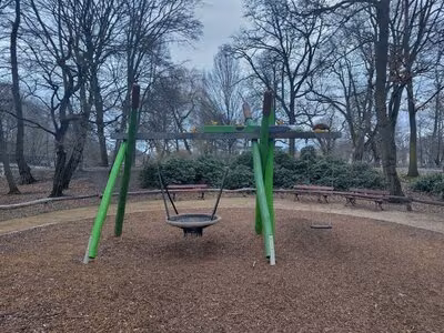 Foto Vandalismus Schaukel Schloßteichinsel