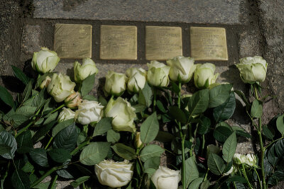 4 Stolpersteine für Familie Frank, Auf den Steinen steht: Beckerstraße 13 - Hier wohnten: Gerhard Frank, Jg. 1892, Schutzhaft 1938, KZ Buchenwald, Flucht 1939 Holland, interniert 1941, Westerbork, überlebt  |  Elisabeth Frank, geb. Goeritz, Jg. 1904, Flucht 1938, Kuba, USA  |  Günther Konrad Frank, Jg. 1925, 1938 Goldschmidt-Schule Berlin, Flucht 1939, Holland, USA  |  Horst Heinz Frank, Jg. 1926, 1935 Goldschmidt-Schule Berlin, Flucht 1939, Holland, USA